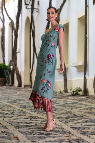 VESTIDO MODELO BORDADO CLAVELES AZUL FLORES